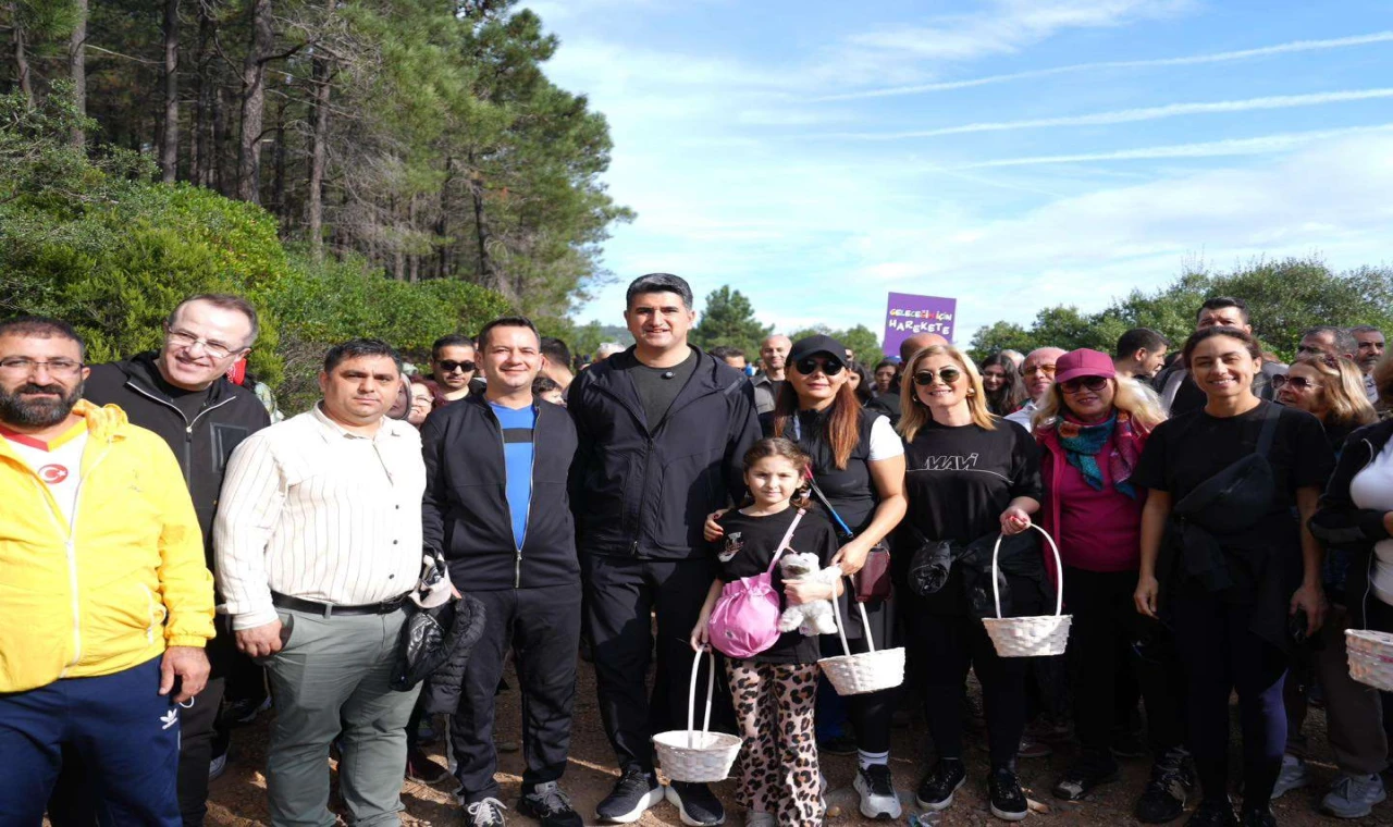 Ataşehir’de 438 Metrede Çilek Festivali Düzenlendi