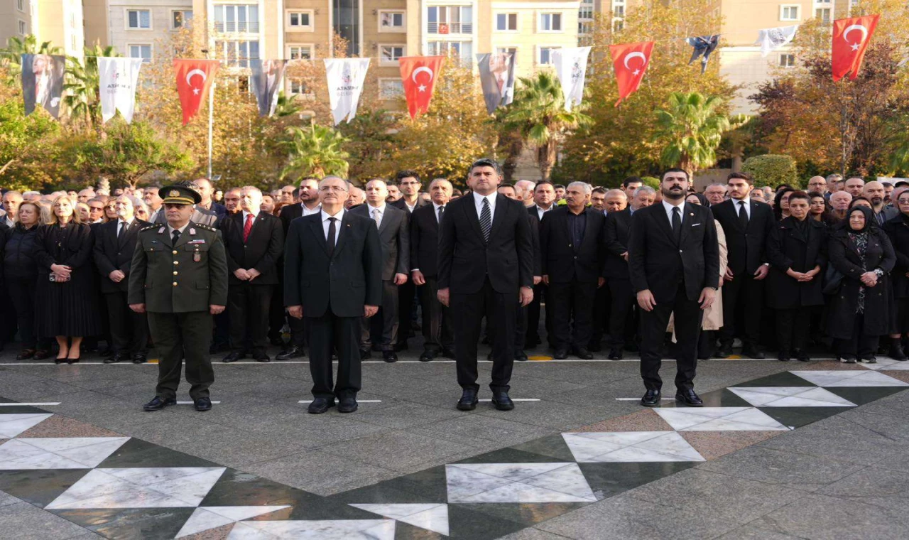 Ataşehir’de Ulu Önder Atatürk’e Saygı Dolu Anlar
