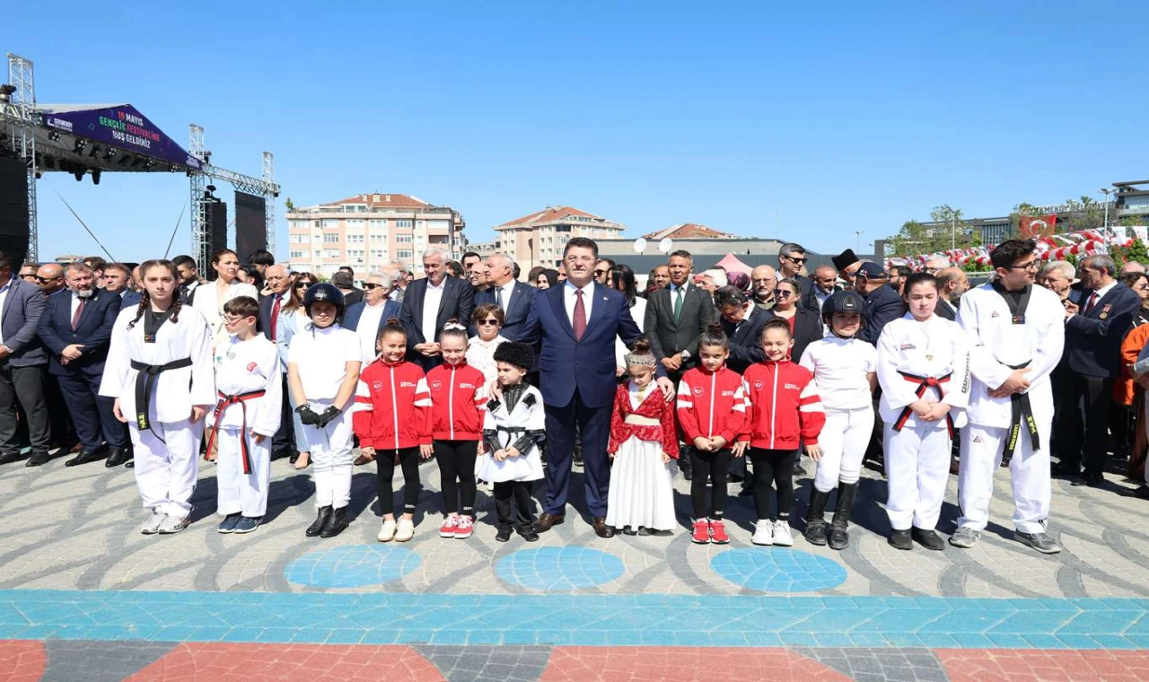 Çekmeköy’de 19 Mayıs Büyük Coşkuyla Kutlandı