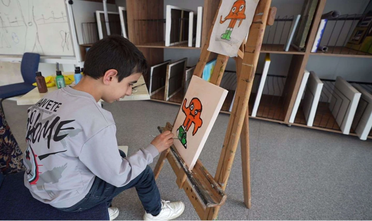 Otizmli Muhammed’in Eserleri Ataşehir’de Sergileniyor