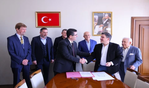 Başkan Çerkez kreş için imzaları attı