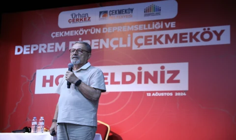Prof. Dr. Naci Görür Çekmeköylülerle buluştu