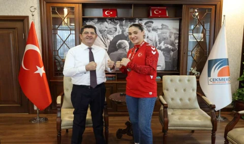 Çekmeköy’ün Gururu Boksörden Belediye Başkanına Ziyaret