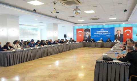 r odaklı başlık alternatifleri:  Ataşehir’de Muhtarlar Toplantısı Yapıldı