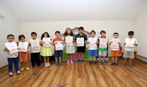 Yuvamız Ataşehir’de Minikler Karne Sevinci Yaşadı