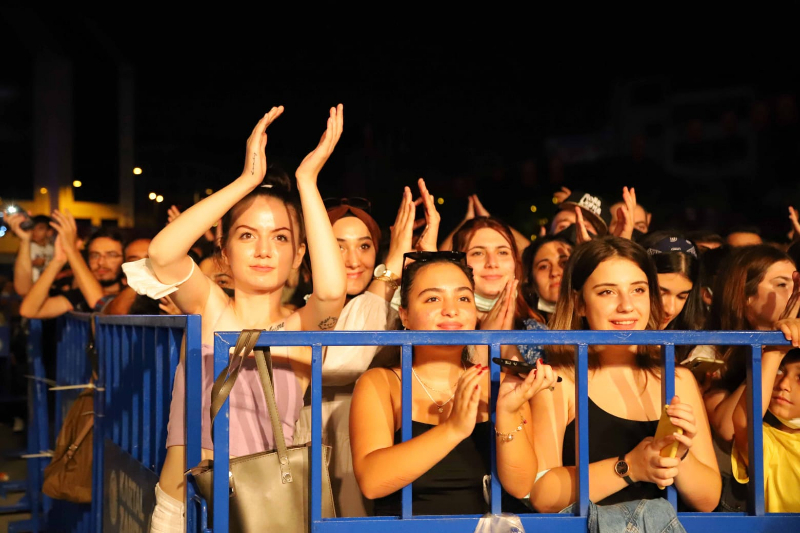 Kartal’da ‘Zafer ve Barış Haftası’nın İkinci Gününde Ceylan Ertem Rüzgarı Esti