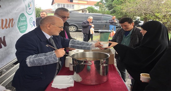 Başkan Çelikbilek’ten Aşure İkramı