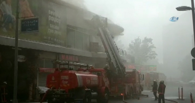 Beyoğlunda Korkutan Yangın