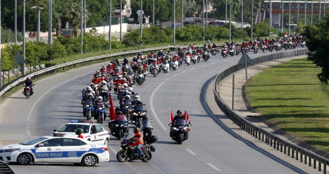 Jandarma Ve Gönüllü Motosikletlilerden Muhteşem Kortej