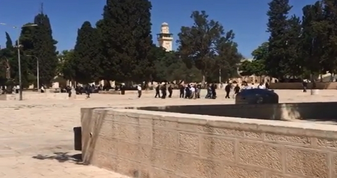 Yahudi Öğrenciler El-Aksa Camiini Bastı