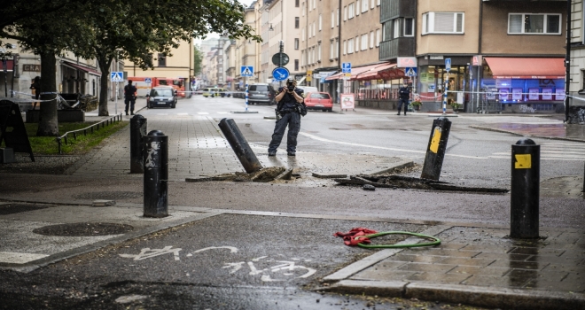 Stockholmde Kamyonet Yayaların Arasına Daldı