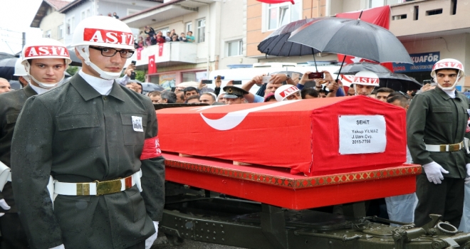 Şehit Uzman Çavuş Sakaryada Son Yolculuğuna Uğurlandı