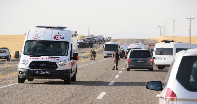 Polis Midibüsü İle Minibüs Çarpıştı: 2 Ölü, 4Ü Polis 18 Yaralı