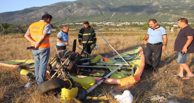 Ölüdenizde Motorlu Yelken Kanat Düştü: 2 Yaralı