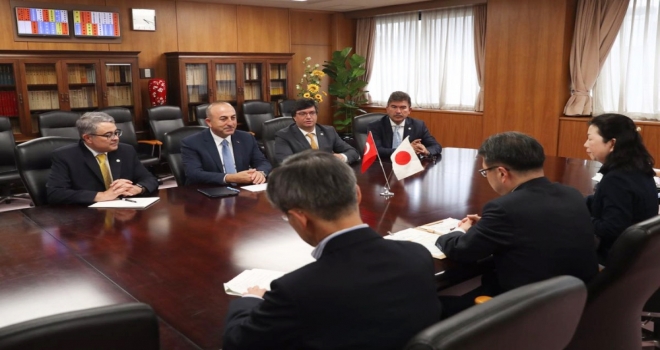 Çavuşoğlu, Japonya Başbakanı Abe İle Görüştü