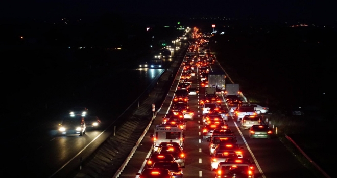 Tekirdağda 50 Kilometre Araç Kuyruğu Oluştu