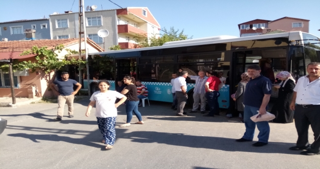 İstanbulda Halk Otobüsü Eve Girdi