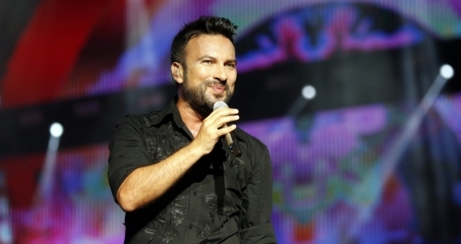 Megastar Tarkan Harbiyeyi Salladı