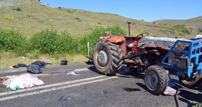 Traktör Devrildi: 1 Ölü, 3 Yaralı