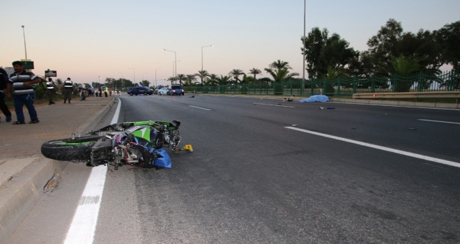 Otomobille Çarpışan Motosikletli Hayatını Kaybetti