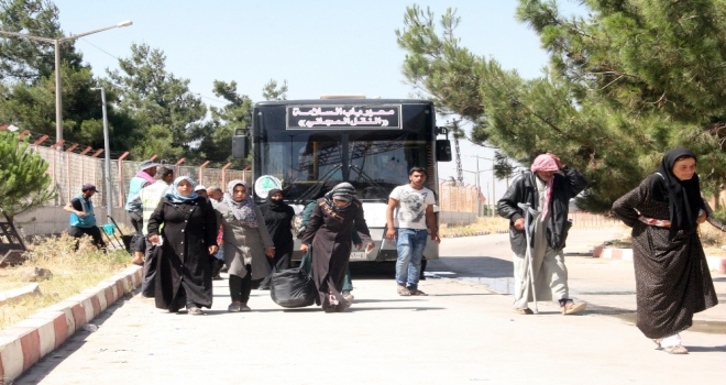 22 Bin Suriyeli Türkiyeye Döndü