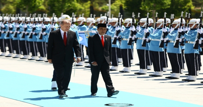 Mevkidaşını Resmi Törenle Karşıladı