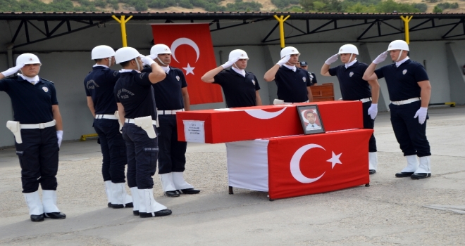 Şehit Polisin Naaşı Memleketine Uğurlandı