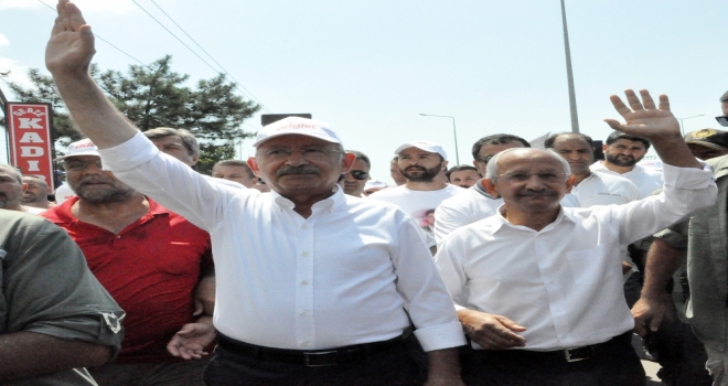 Kılıçdaroğlu Benzeriyle Yürüdü