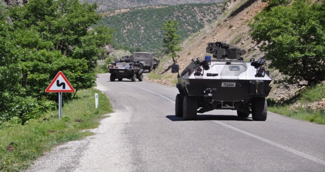 Askeri Aracın Geçişi Sırasında Patlama: 3 Yaralı