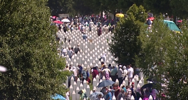 Srebrenitsa Katliamı Kurbanları Anıldı