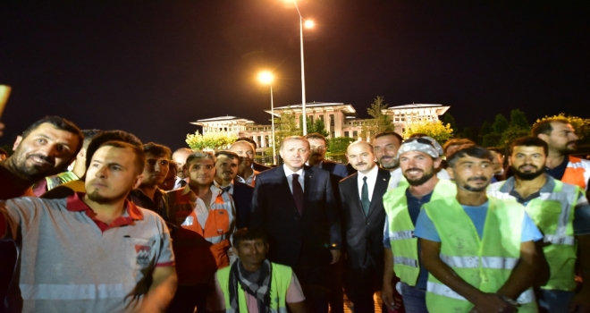 Erdoğan, 15 Temmuz Anıtını İnceledi