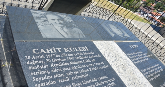 Cahit Külebi Mezarı Başında Anıldı