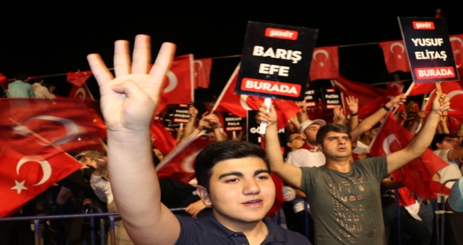 Diyarbakırda Binler Demokrasi Nöbetinde