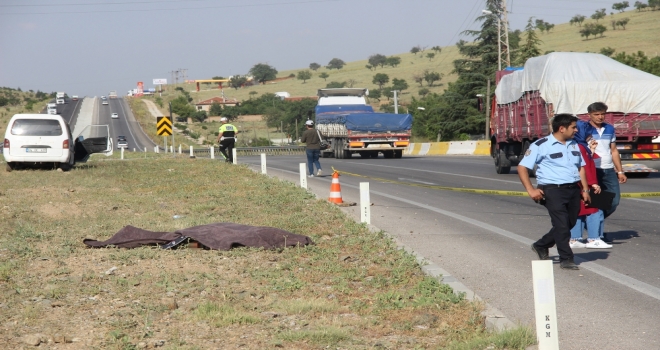 Uygulama Yapan Polise Minibüs Çarptı: 1 Şehit