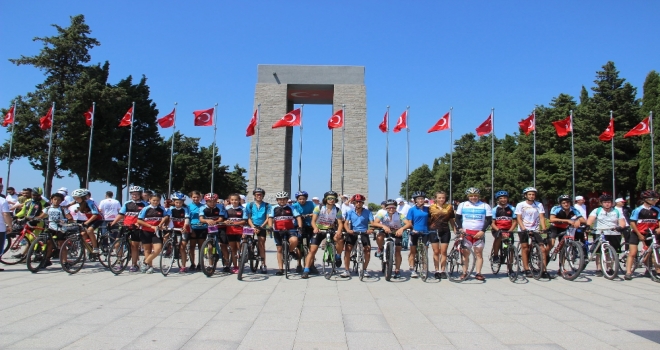 15 Temmuz Şehitleri İçin Bin 600 Kilometre Pedal Çevirdiler