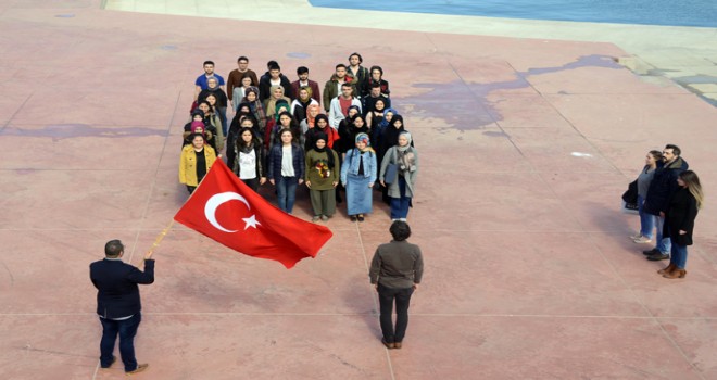 Tuzla Belediyesi Gençlik Merkezi, Milli Şairimizi Andı