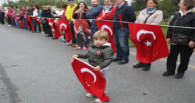 10 Kasım'da Atatürk İçin El Ele