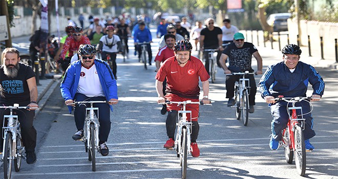 Tuzla’da Pedallar Cumhuriyet İçin Çevrildi