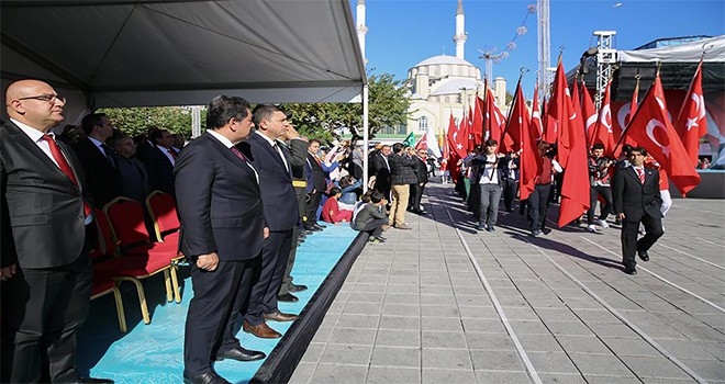 Esenler’de Coşkulu 29 Ekim Kutlaması