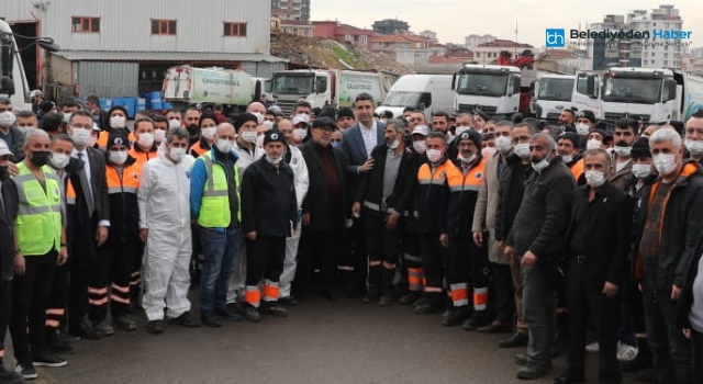 Başkan Gökhan Yüksel, Mesai arkadaşlarının yeni yılını kutladı