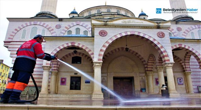 Maltepe’nin İbadethanelerinde Temizlik Sürüyor