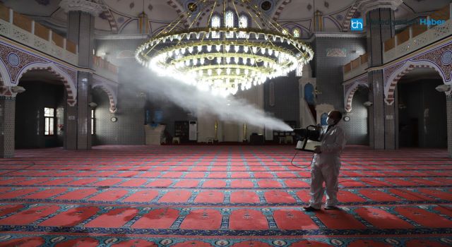 KARTAL’DA RAMAZAN AYI ÖNCESİ CAMİLER DEZENFEKTE EDİLDİ