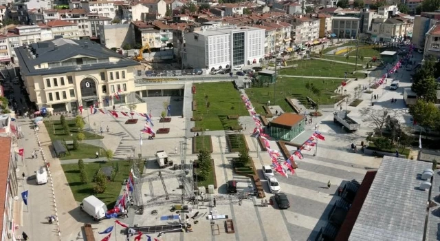 Üsküdar Mimar Sinan Meydanı ve Zemin Altı Otoparkı Hizmete Açıldı