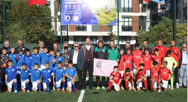 Öz Balkan Gücü İstanbul Futbol Turnuvası’nda İlk Düdük Çaldı