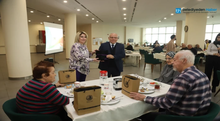 Kartal Belediyesi Yaşlılara Saygı Haftası’nda Huzurevi Sakinlerini Unutmadı