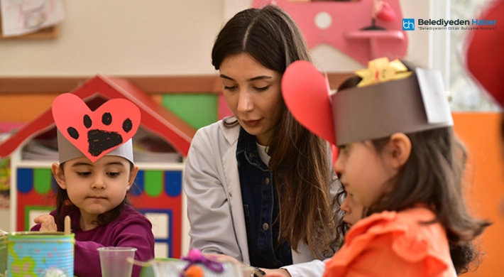 Açem’li Minikler Sokak Hayvanları İçin Mama Ve Su Kabı Yaptılar