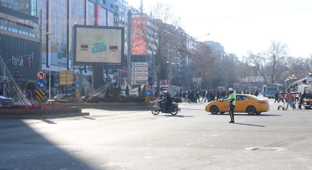 Ataşehir Belediyesi’nden ’Billboard’ açıklaması