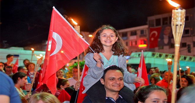 Maltepe’de 100 yıla meşaleli yürüyüş