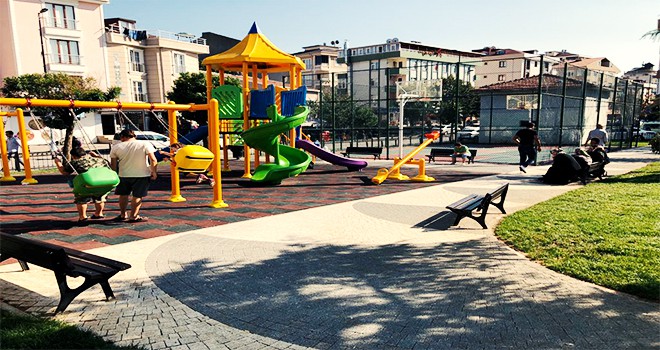 Ümraniye’de Parklar Yenilenmeye Devam Ediyor