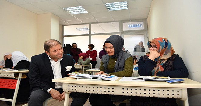 Maltepe Belediyesi’nden kadınlara kurs desteği